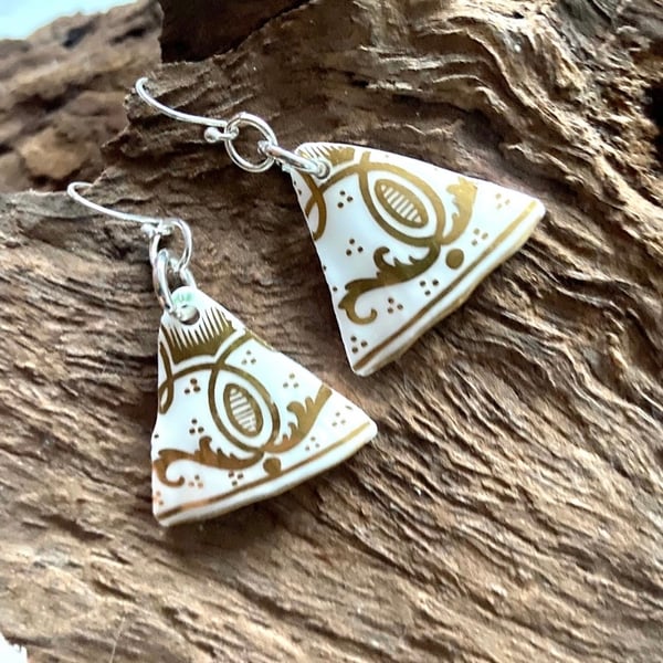 Vintage crockery triangle earrings 