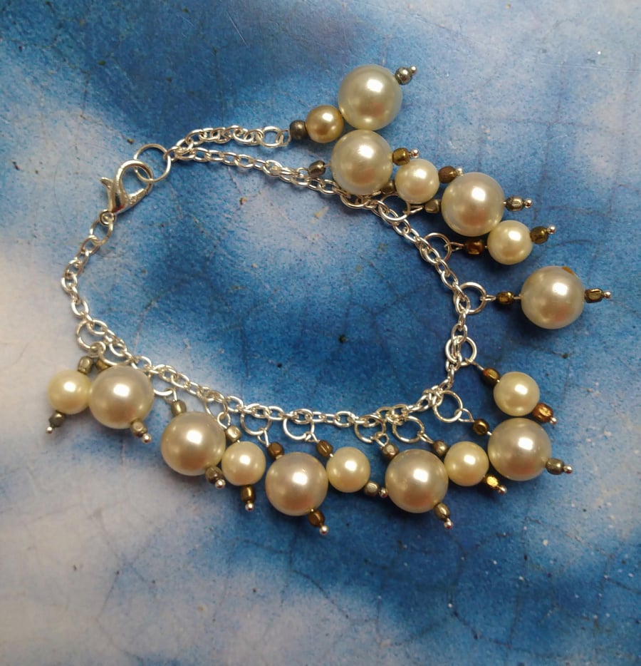 Lovely Silver Bracelet with Recycled Pearl Beads 
