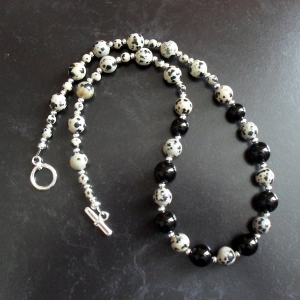 Semi Precious Gemstone of Dalmatian Jasper and Back Onyx Necklace