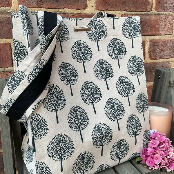 Black Mulberry Trees Organiser Tote Bag