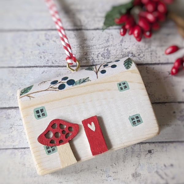 Wooden Hand Painted House Hanging Decoration
