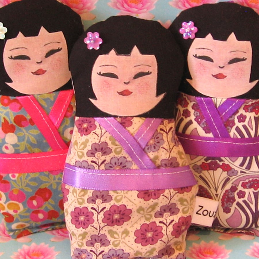 Japanese Kokeshi Art / Lavender Doll with lilac ribbon 