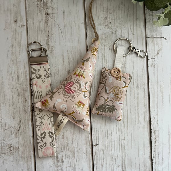 GIFT SET: Handmade Hanging Decoration, Lavender Filled Key Ring & Wristlet