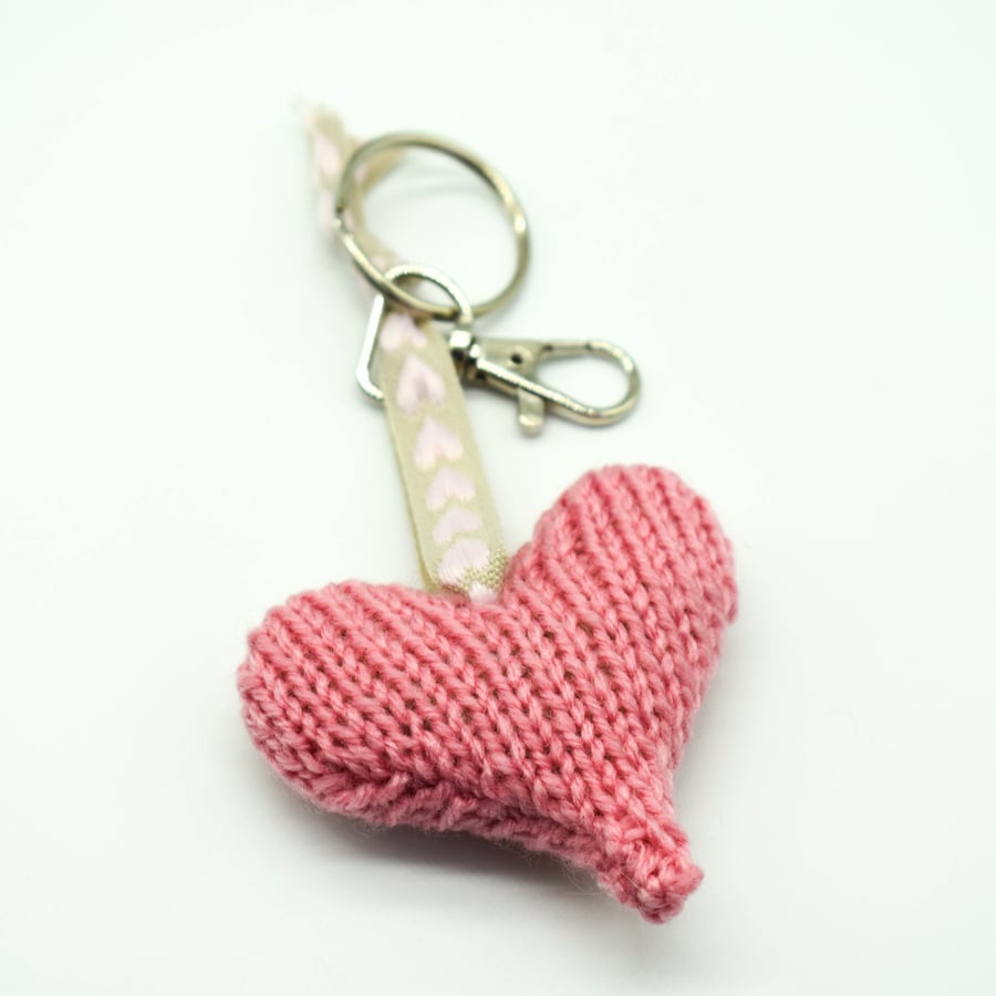 SOLD - Hand knitted heart - Keyring - Pink