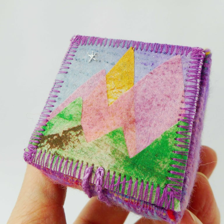 Keepsake box for jewellery and precious items 