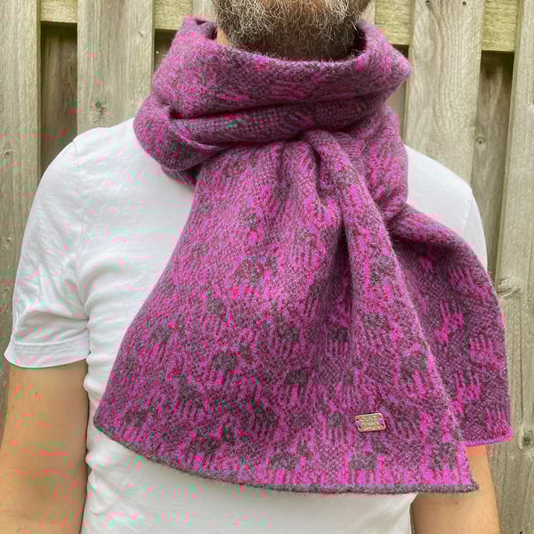 Merino lambswool long donkey scarf (magenta and charcoal)