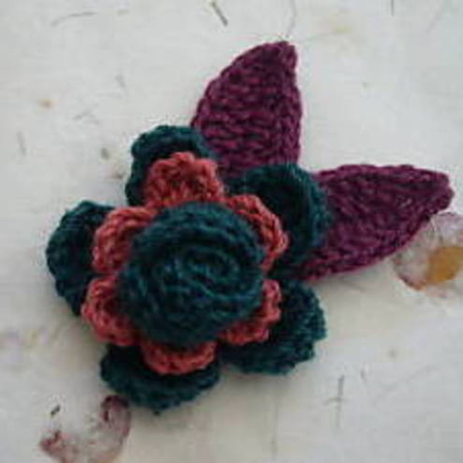 Crochet Flower Rose Brooch Green/Pink