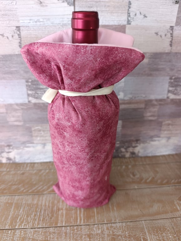 Dark pink bottle gift bag 