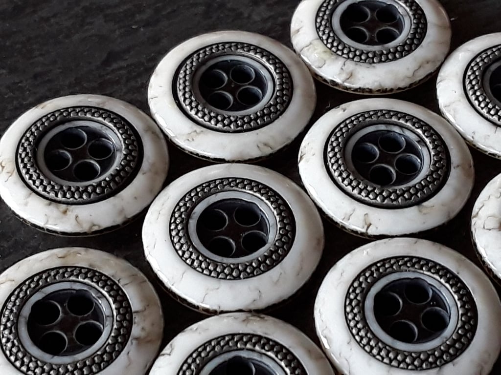 9 16" 15mm 24L Designer Buttons 1980's Bespoke German collection x 6 