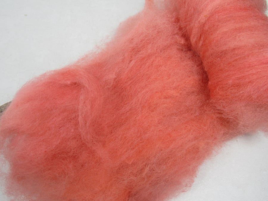 10g Naturally Dyed Madder Red Llanwenog Felting Wool