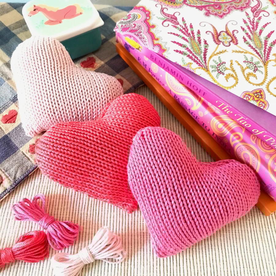 KNITTING PATTERN Love Hearts