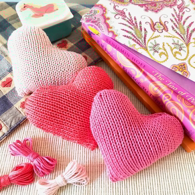 KNITTING PATTERN Love Hearts