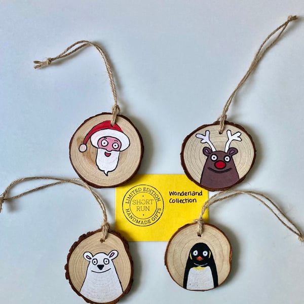 ‘Wonderland Collection’ 4 x Wooden Christmas Tree Decorations
