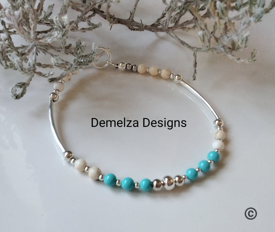 Dainty Turquoise & Cream Coloured Howlite Bracelet 