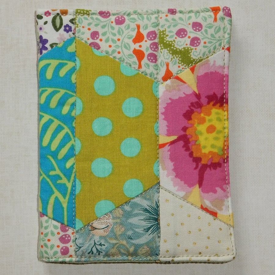 Needle case - pretty patchwork 