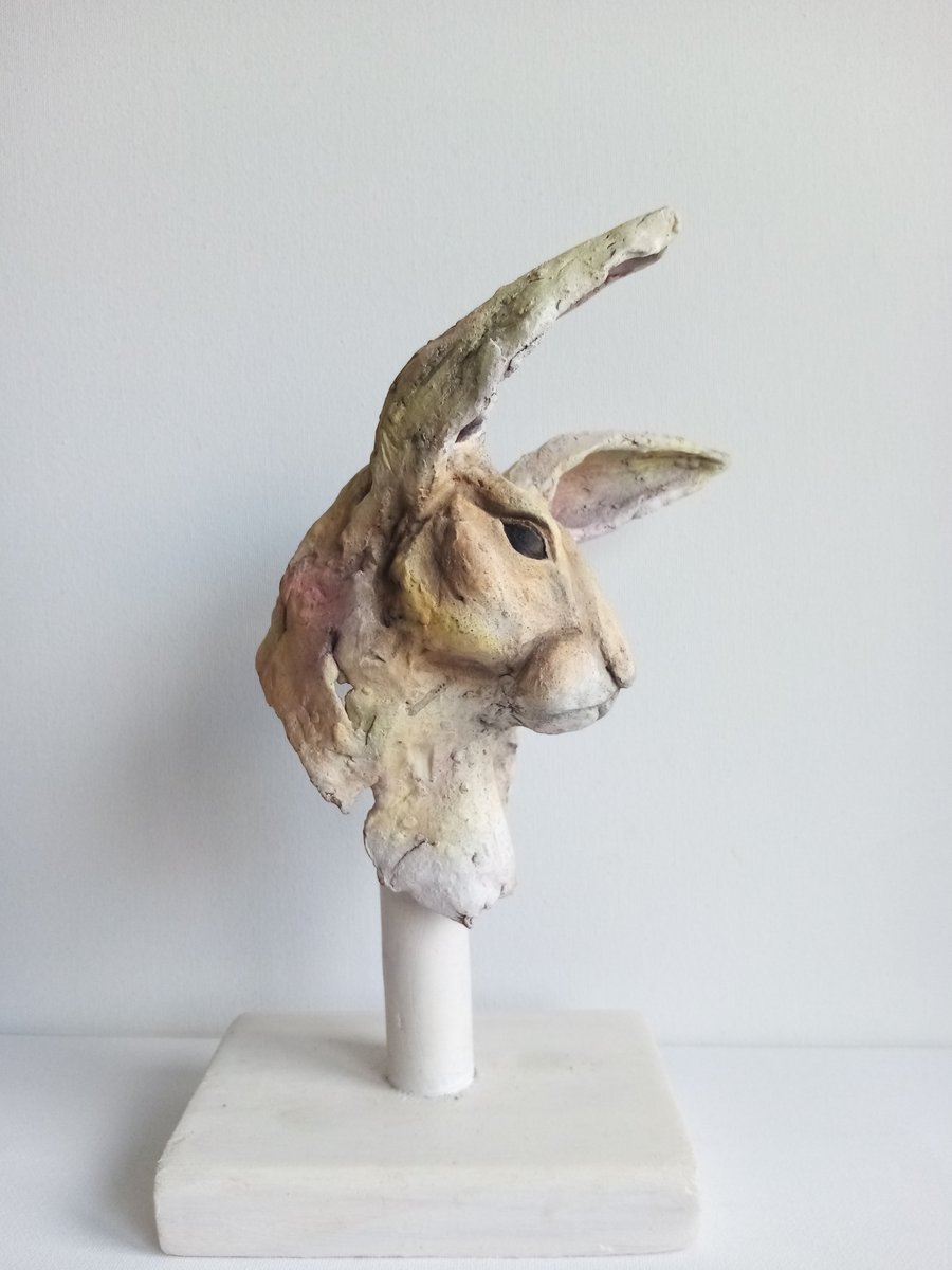 Hare head sculpture 
