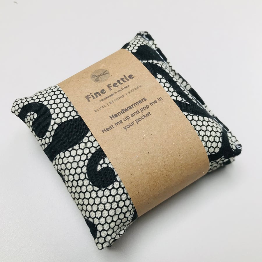 1 Pair of Reusable Hand Warmers