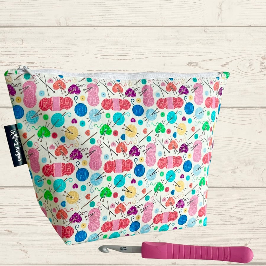 zipped pouches knitting notions and wool