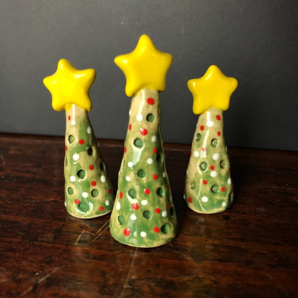 Teeny Christmas Tree with Star (dotty decoration)