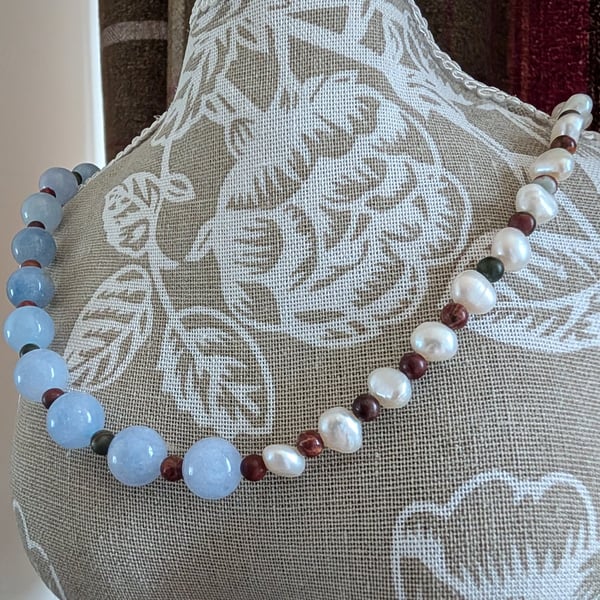 "Asymmetric Freshwater Pearls" Necklace 