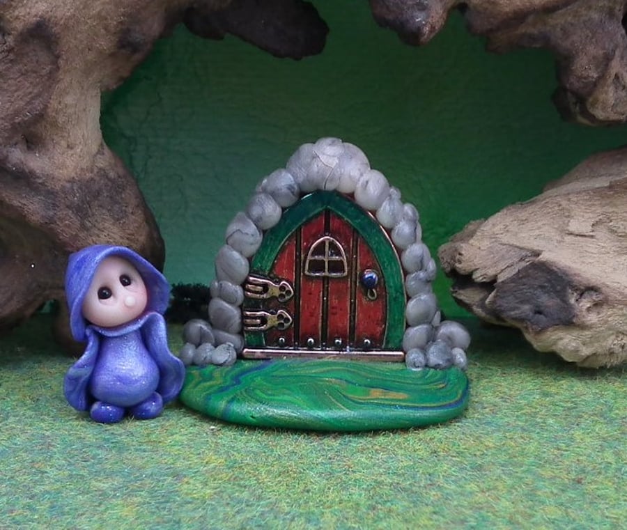 Micro Gnome 'Sol' with tiny freestanding portal OOAK Sculpt Fairy Door