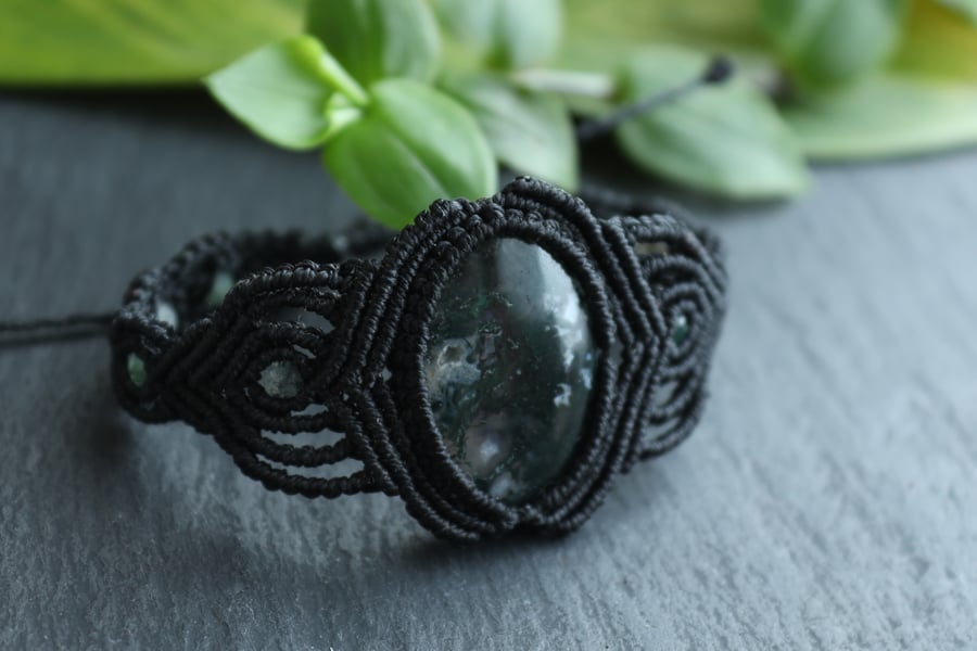 Moss agate bracelet in black