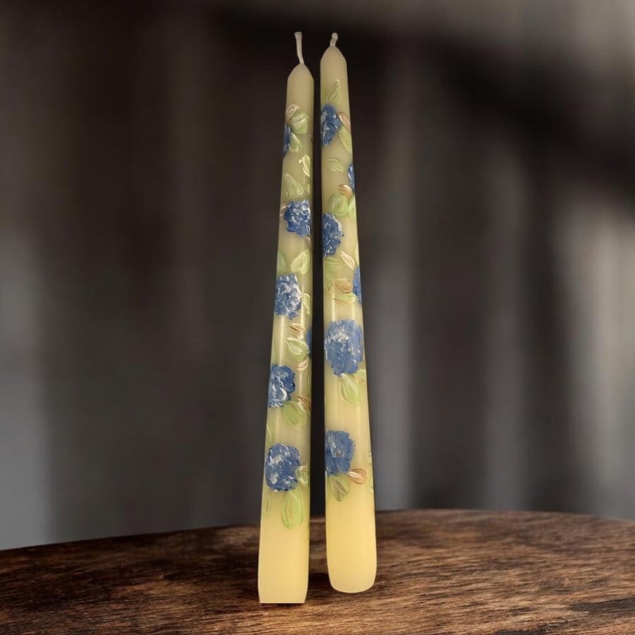 Dinner tapper candle, ivory blue hydrangeas 