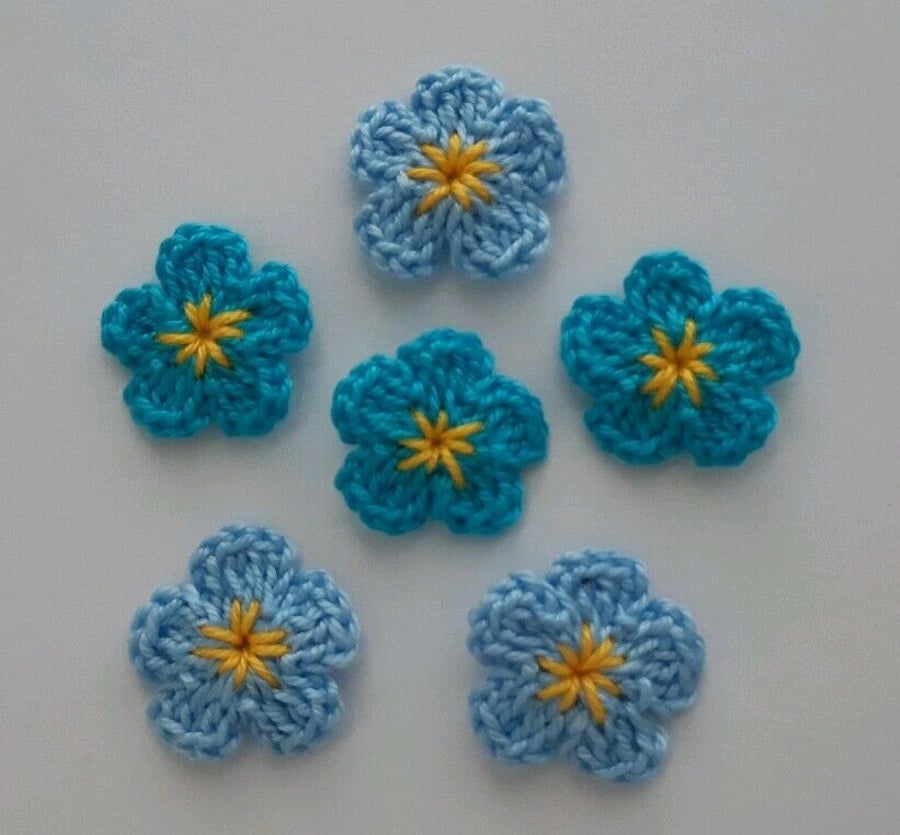 6 Tiny Forget me not Crochet Flowers - Shades of Blue- Appliqués- Embellishments