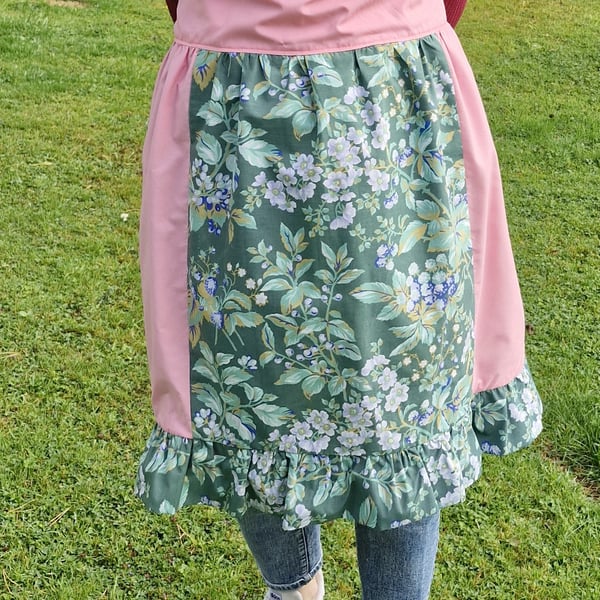 Retro vintage traditional style pinafore apron in green floral and pink