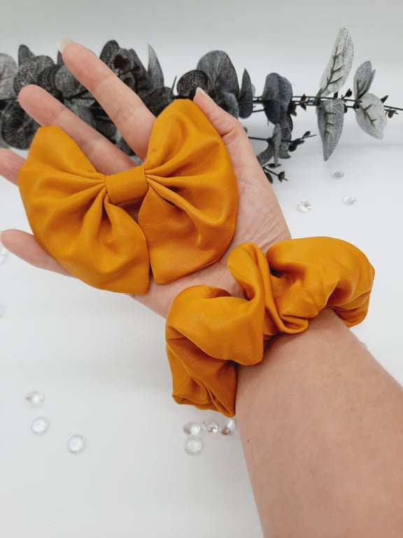 Mustard yellow satin scrunchie and clip on bow set, free UK delivery.  