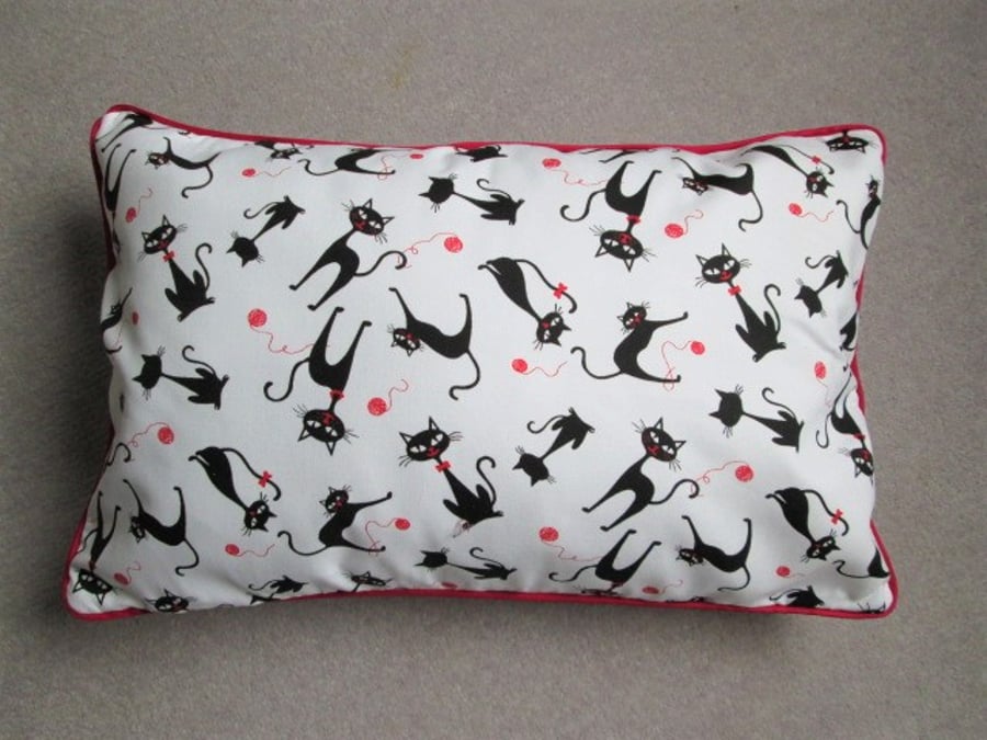 Seconds Sunday Cats Cushion Cover 