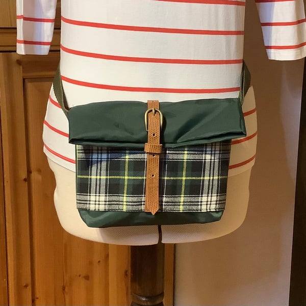 Waist belt bag, Fold over top.Use for market stall, dog walks and sightseeing.