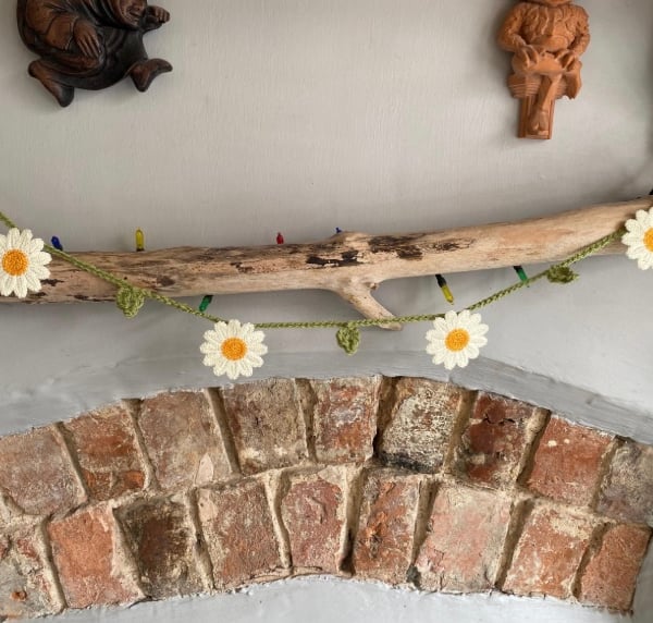 Daisy garland, summer garland, crochet garland, nature garland, flower garland, 