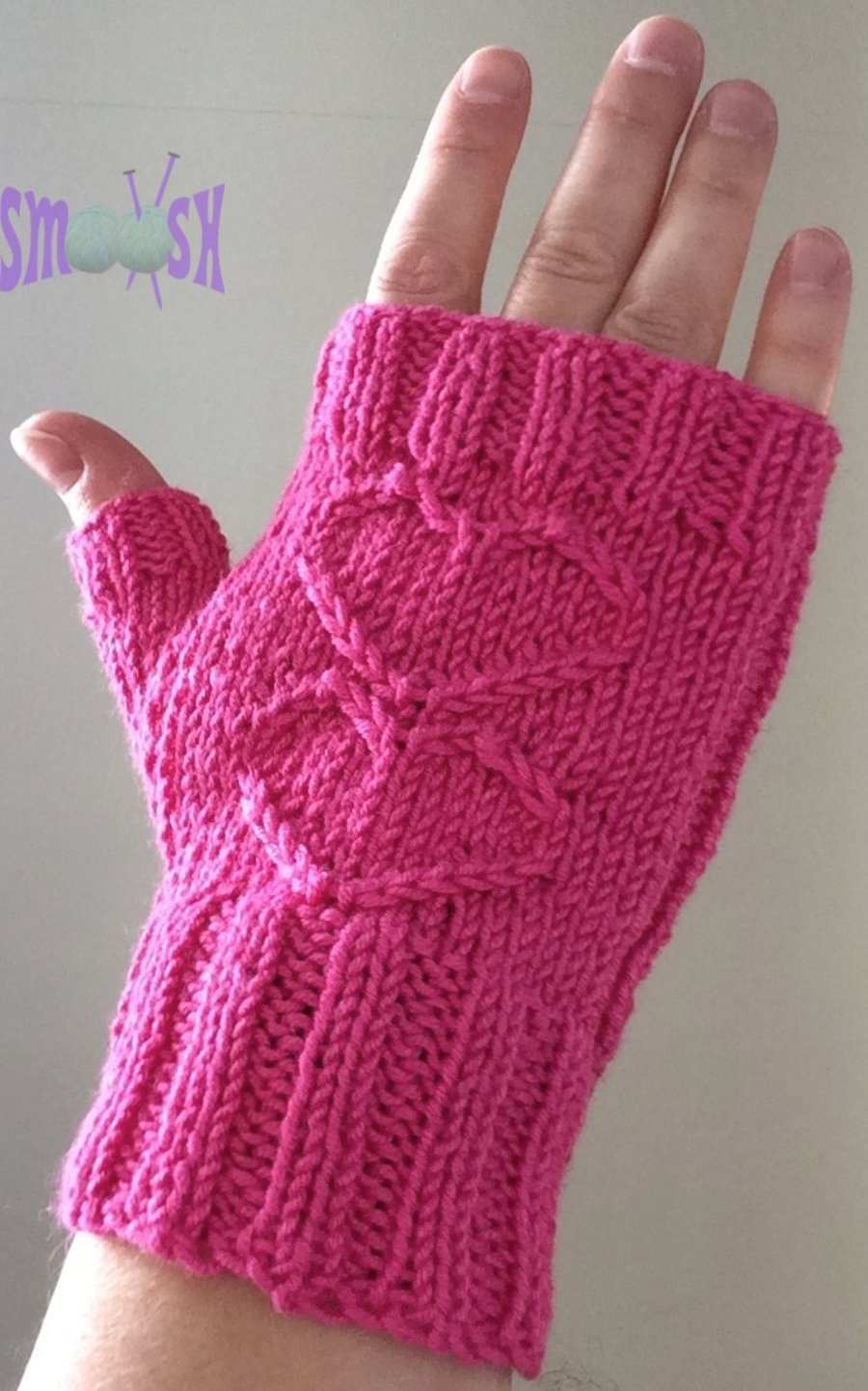 Fingerless Mitts: Bubblegum Sweetheart