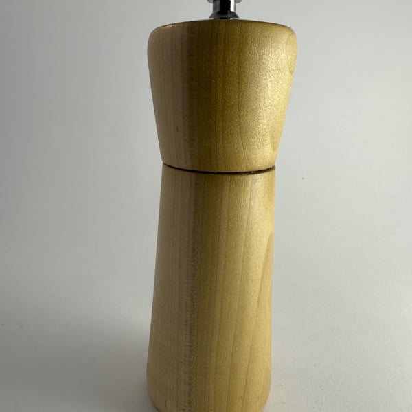 Pepper grinder and salt shaker