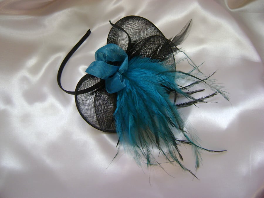 Peyton Blue - Teal & Black Fascinator