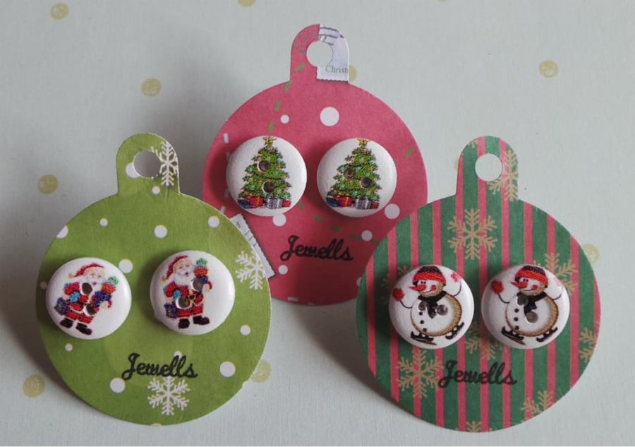 HALF PRICE Lovely Christmas Xmas wooden button earrings - santa, bell, tree