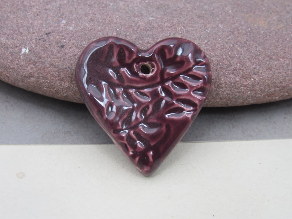 Medium Aubergine Purple Leaf Texture Heart Shaped Ceramic Pendant