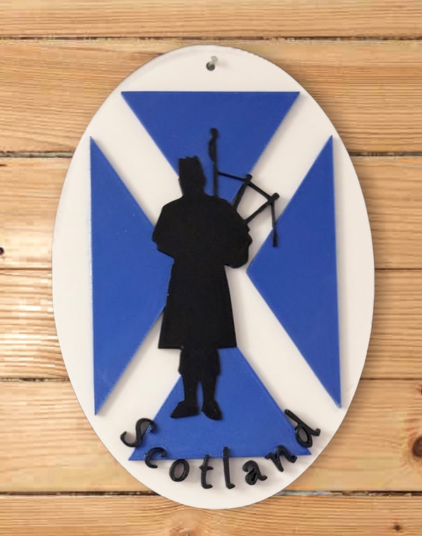 Scottish Bagpiper Wall Plaque – 3D Printed Saltire Scotland Decoration