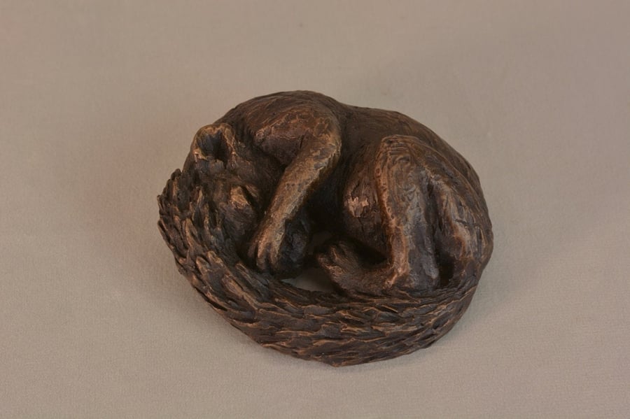Baby Squirrel Animal Statue Small Bronze Ornament Bronze Resin Sculpture
