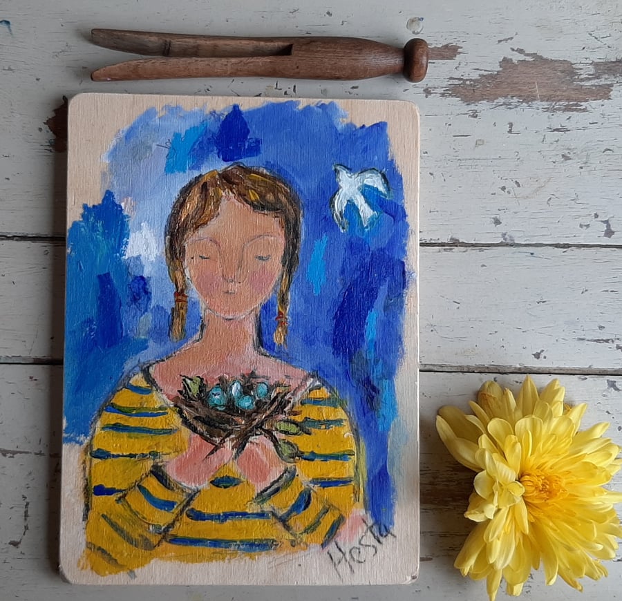 Small painting girl with nest 'Nester'