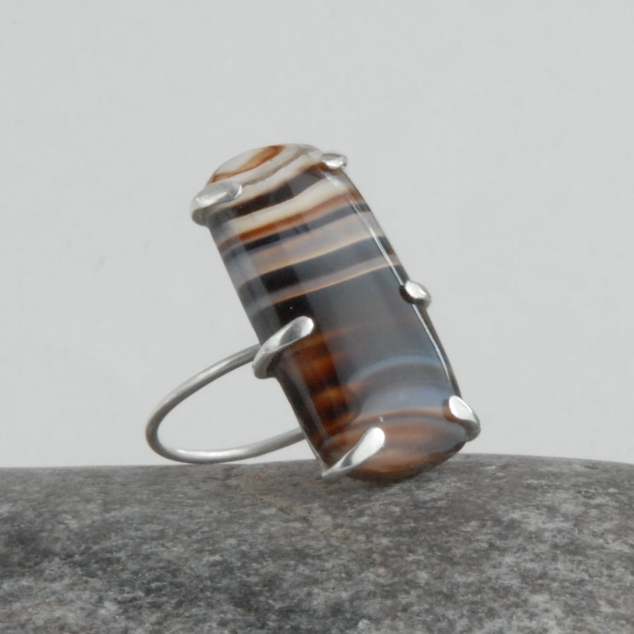 Sterling silver and banded agate ring (black, brown, white)