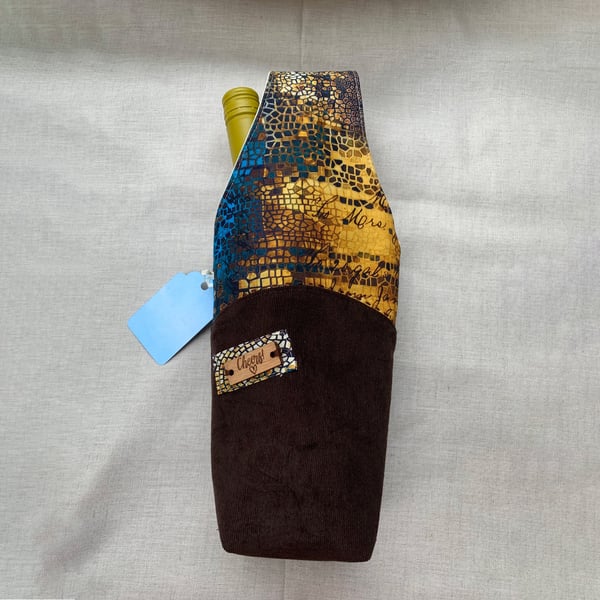 Handmade Fabric Wine Bottle Bag with Corduroy Accent – Reusable Gift Wrap