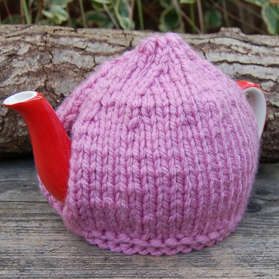 Tea cosy - to fit a small tea for one  teapot, gorgeous pink chunky knit