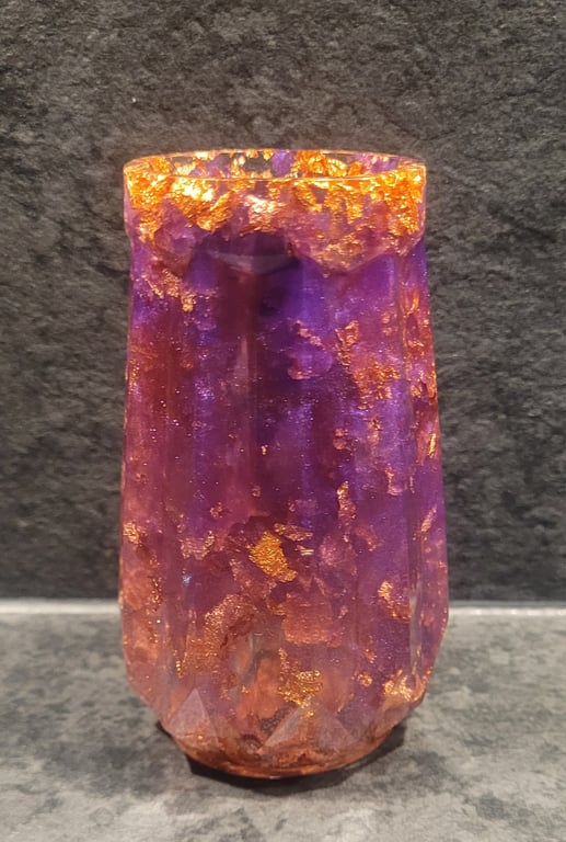 Bud Vase handmade from resin 