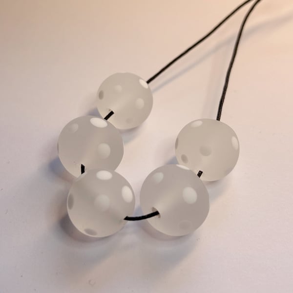 Handmade lamp work glass beads