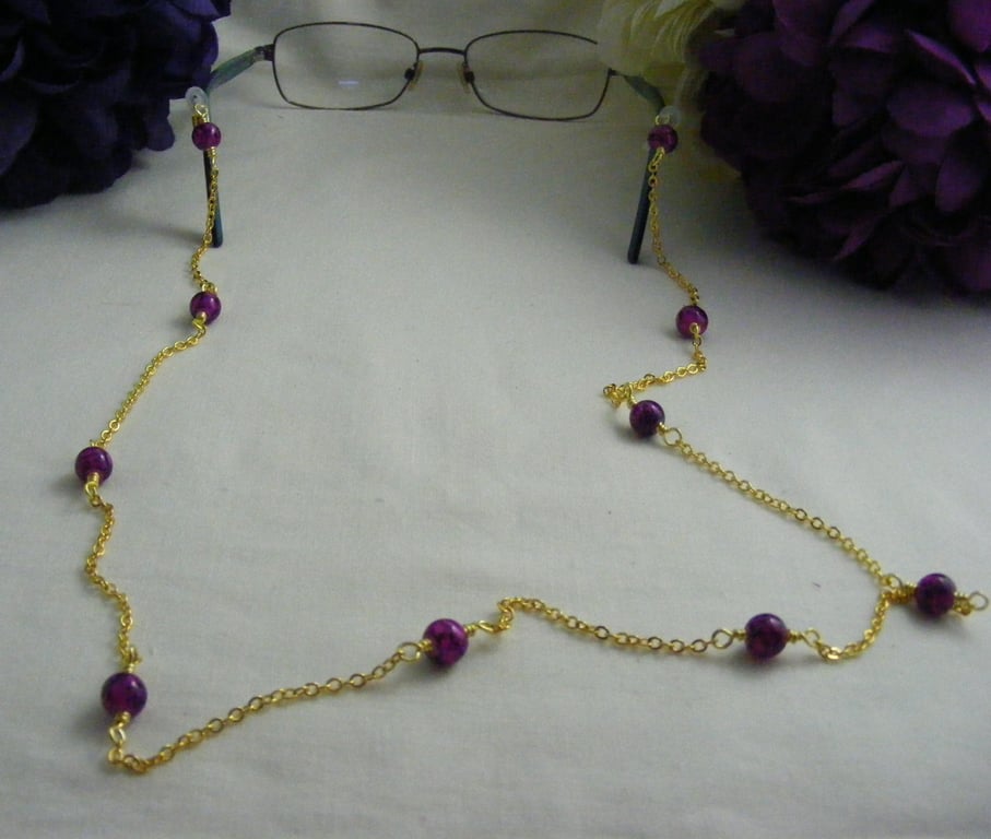Magenta and Black Glasses Chain.