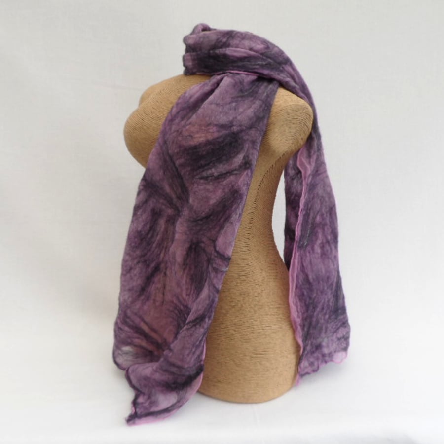 Scarf Nuno felted wool on silk (Purple)