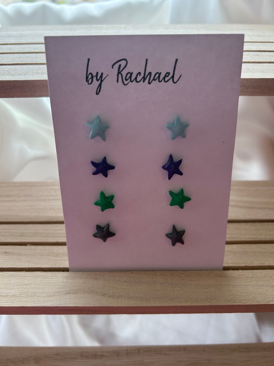 Multi-coloured star bundle studs
