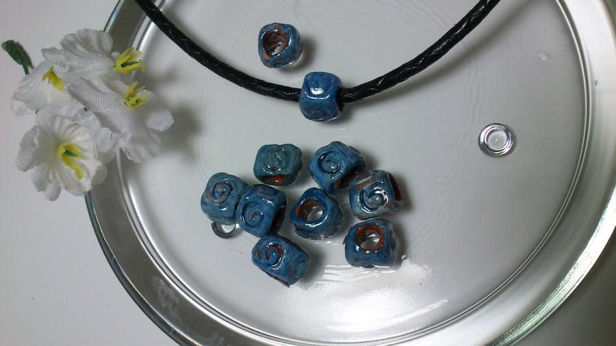 Small spiral turquoise beads